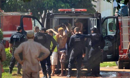 Motín en una cárcel de Brasil Más de nueve muertos por un motín en una cárcel de Brasil